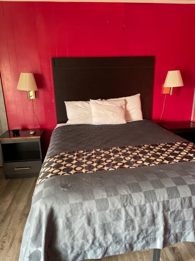 מונרוביל Budget Inn מראה חיצוני תמונה