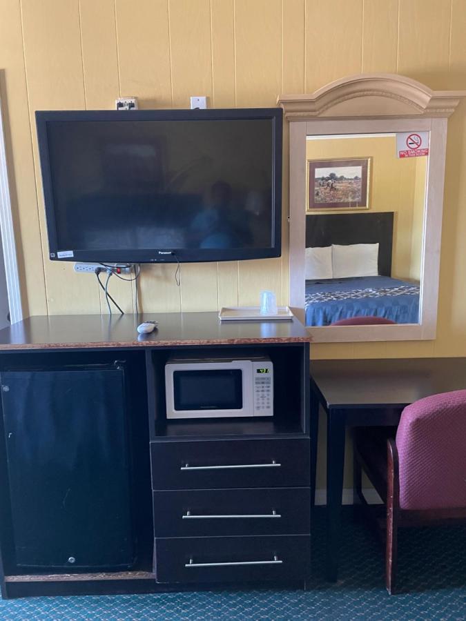 מונרוביל Budget Inn מראה חיצוני תמונה