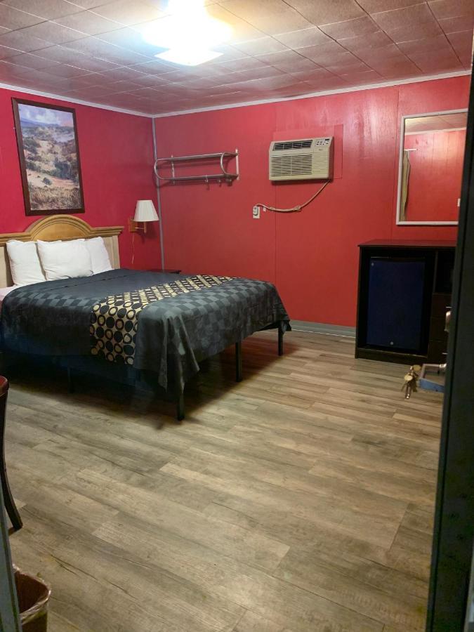 מונרוביל Budget Inn מראה חיצוני תמונה